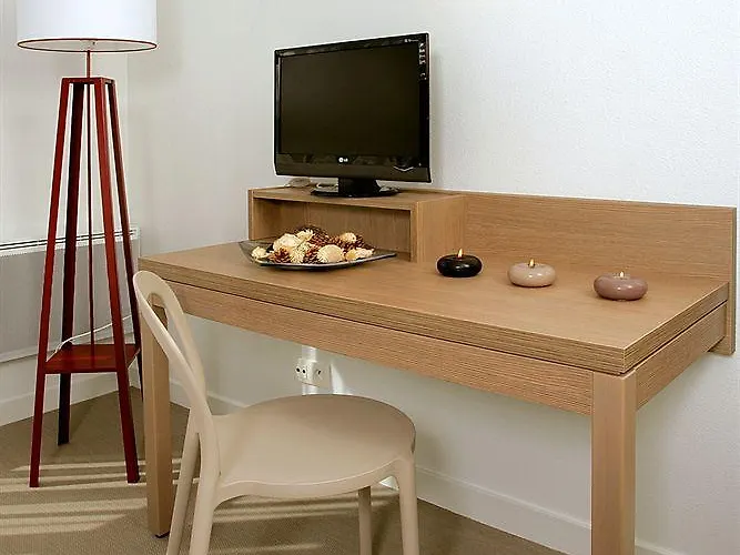 Zenitude Hotel-residences Centre 公寓式酒店 纳博讷