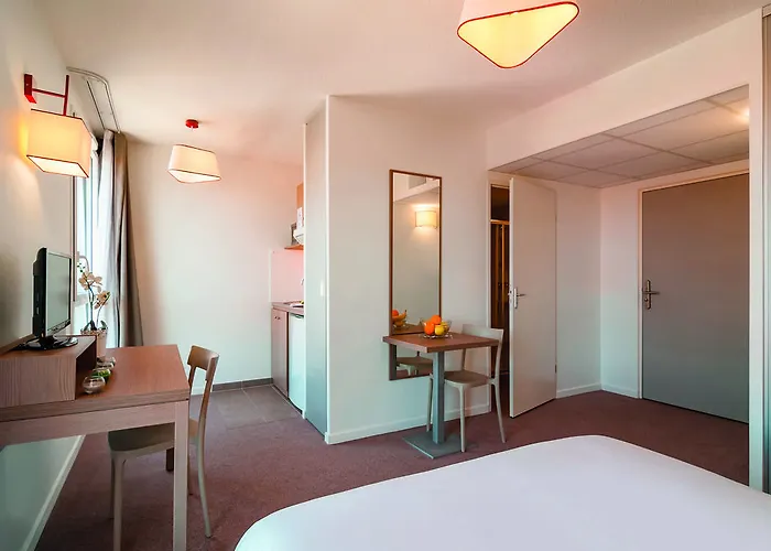 公寓式酒店 Zenitude Hotel-residences Centre 纳博讷