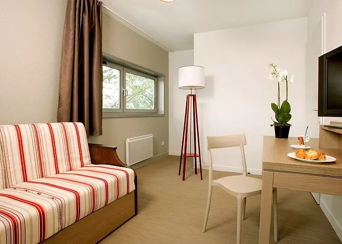 Zenitude Hotel-residences Centre 公寓式酒店 4*