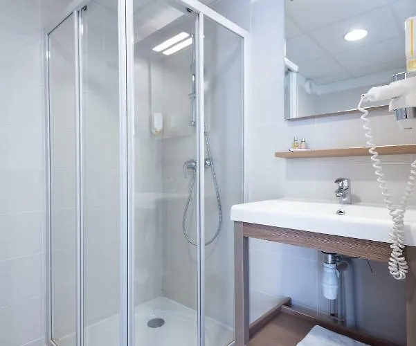 Zenitude Hotel-residences Centre 公寓式酒店 4*