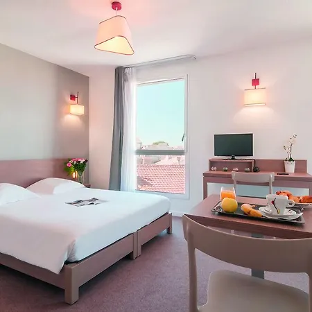 Zenitude Hôtel-résidences Centre Aparthotel
