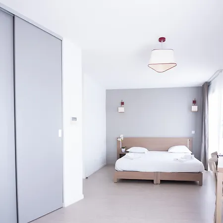 Zenitude Hotel-residences Centre 4*