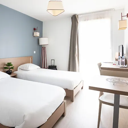 Zenitude Hotel-residences Centre 4*