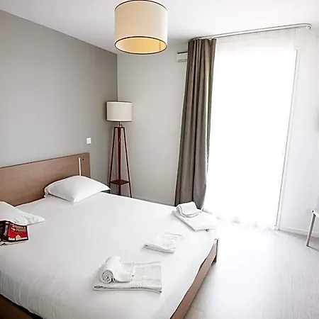 Zenitude Hotel-residences Centre 4*