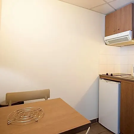 Zenitude Hotel-residences Centre 4* ナルボンヌ