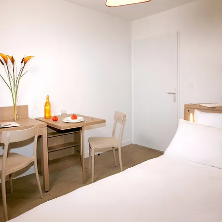 Zenitude Hotel-residences Centre Нарбонна