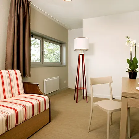 Zenitude Hotel-residences Centre Апарт-отель 4*
