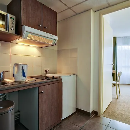 Zenitude Hotel-residences Centre 4* Нарбонна