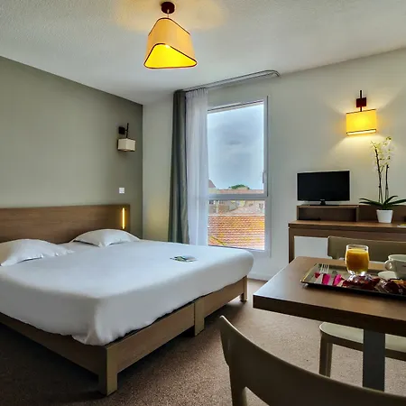 Zenitude Hotel-residences Centre 4* Ναρμπόν