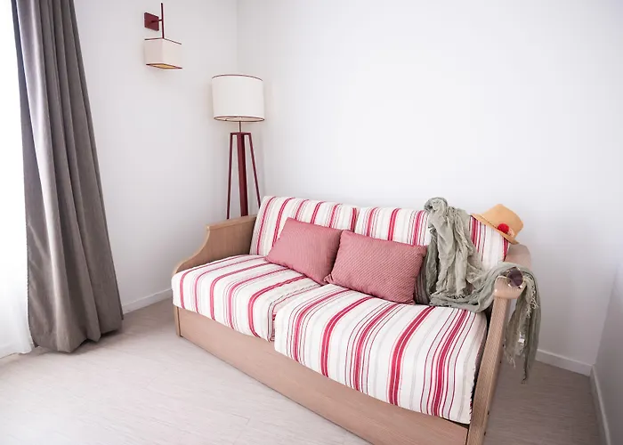 Zenitude Hotel-residences Centre נרבון